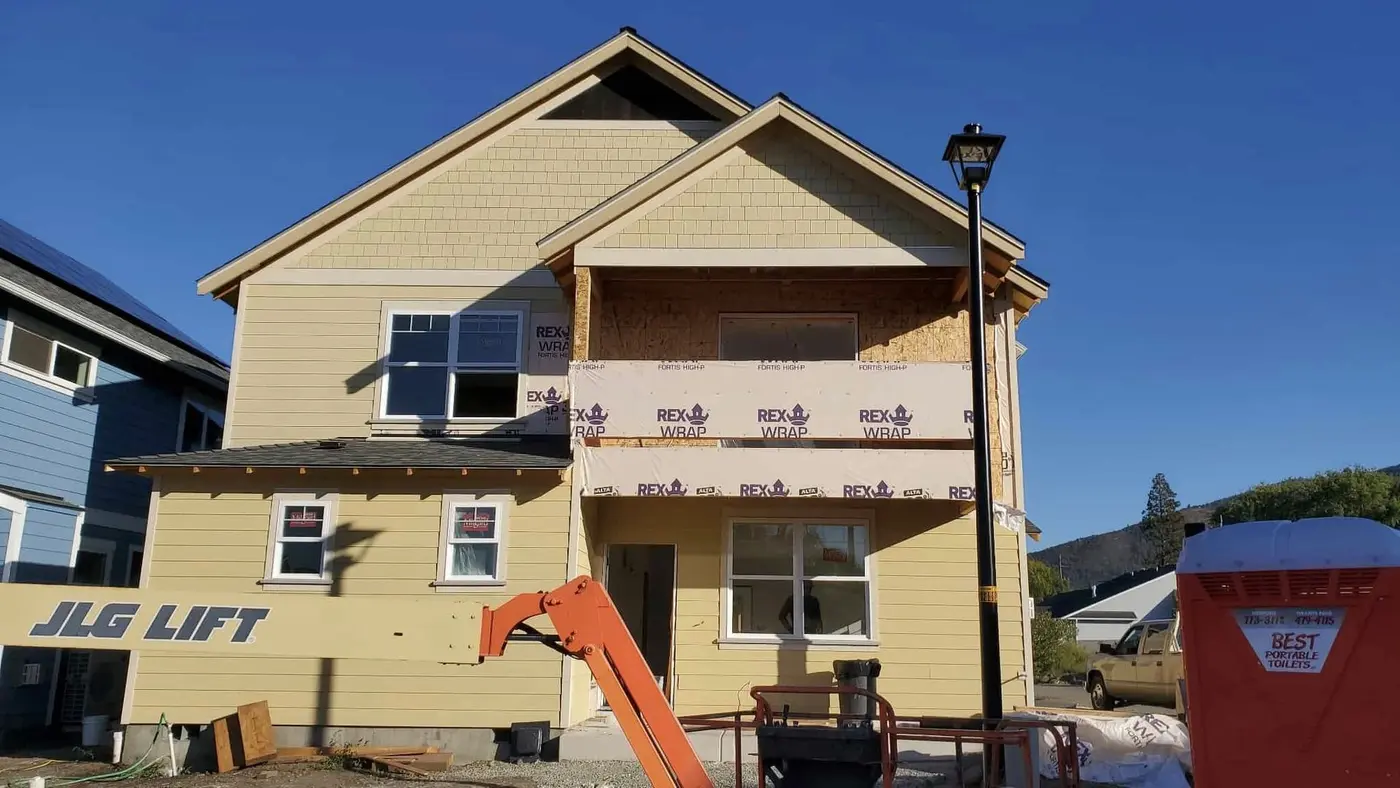 05 Siding Install Lift